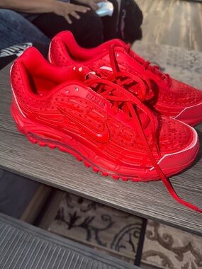 Nike Red Air Max Low-Top Sneakers